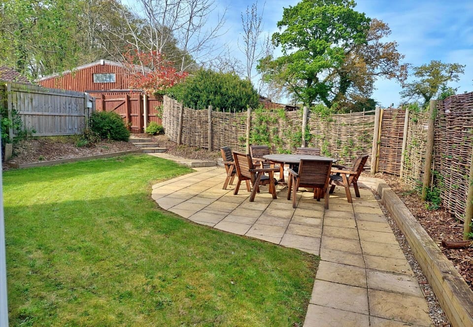 Cottage | Garden
