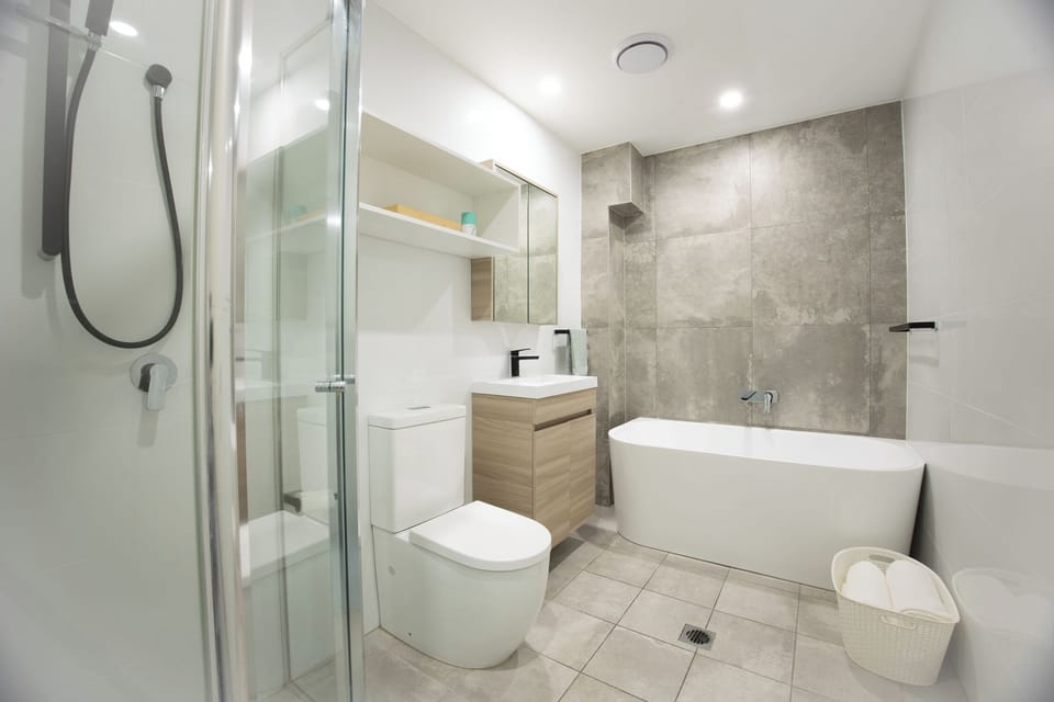 Apartment, 1 Queen Bed | Bathroom