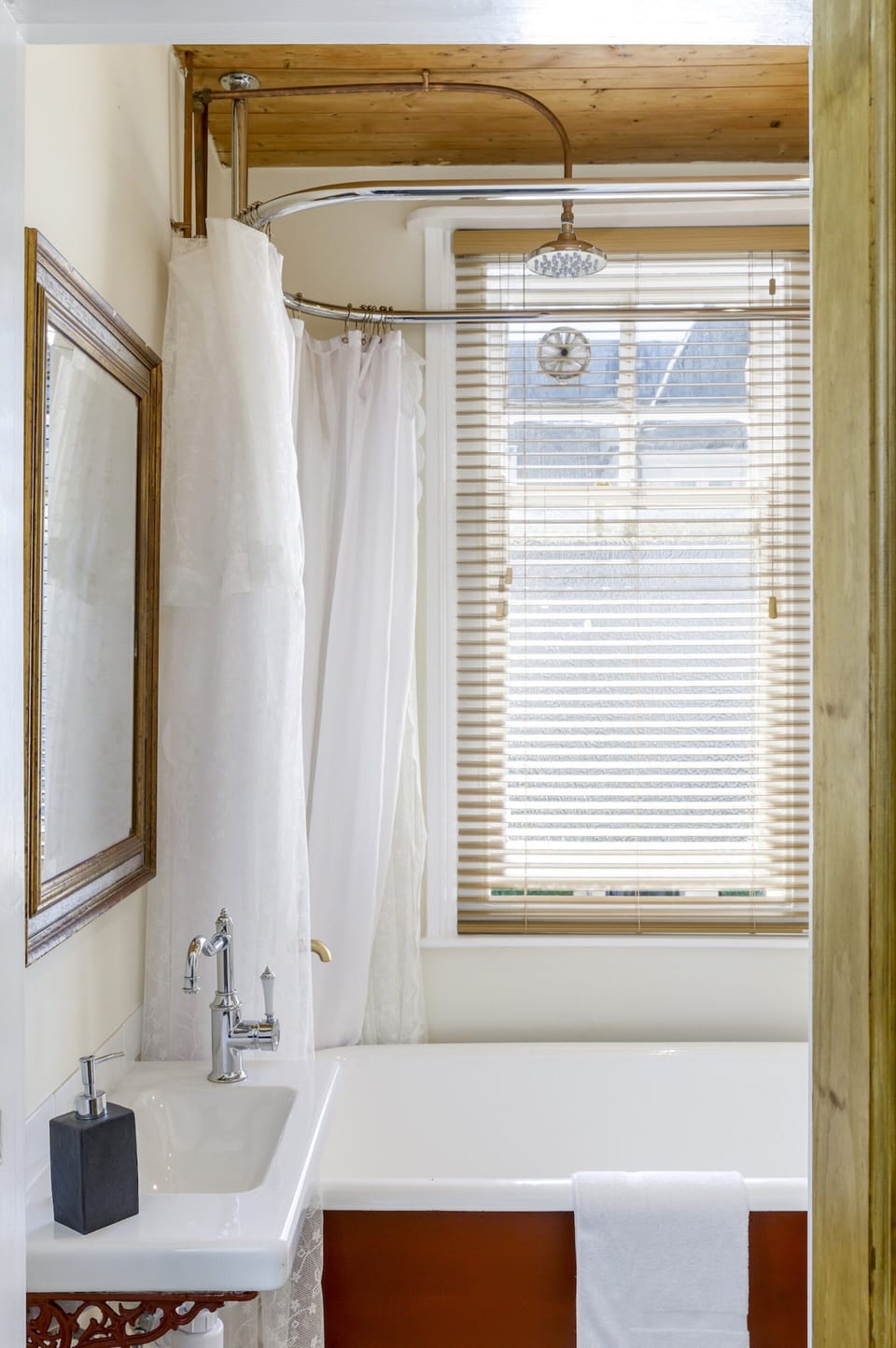 Guest House in Brighton Near Iconic Beach Apartment in Brighton