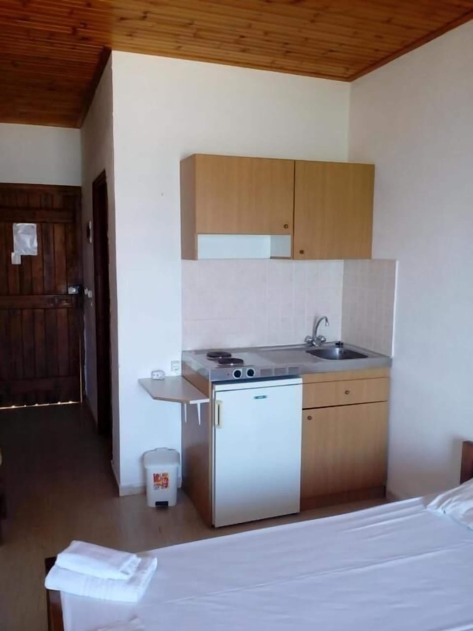 Basic Apartment, Partial Sea View | Free WiFi, bed sheets