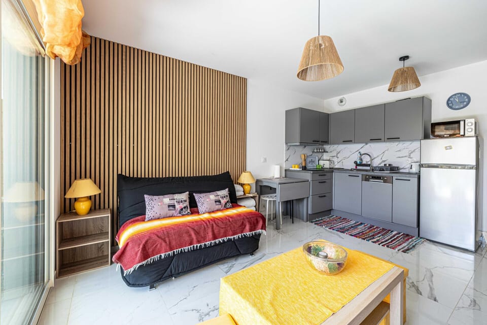 Apartment | 1 bedroom, bed sheets