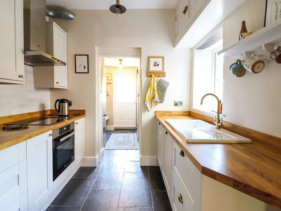 Dishwasher, cookware/dishes/utensils