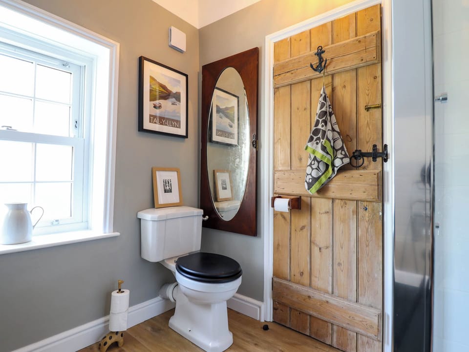 Glan yr Afon Cottage in Wales