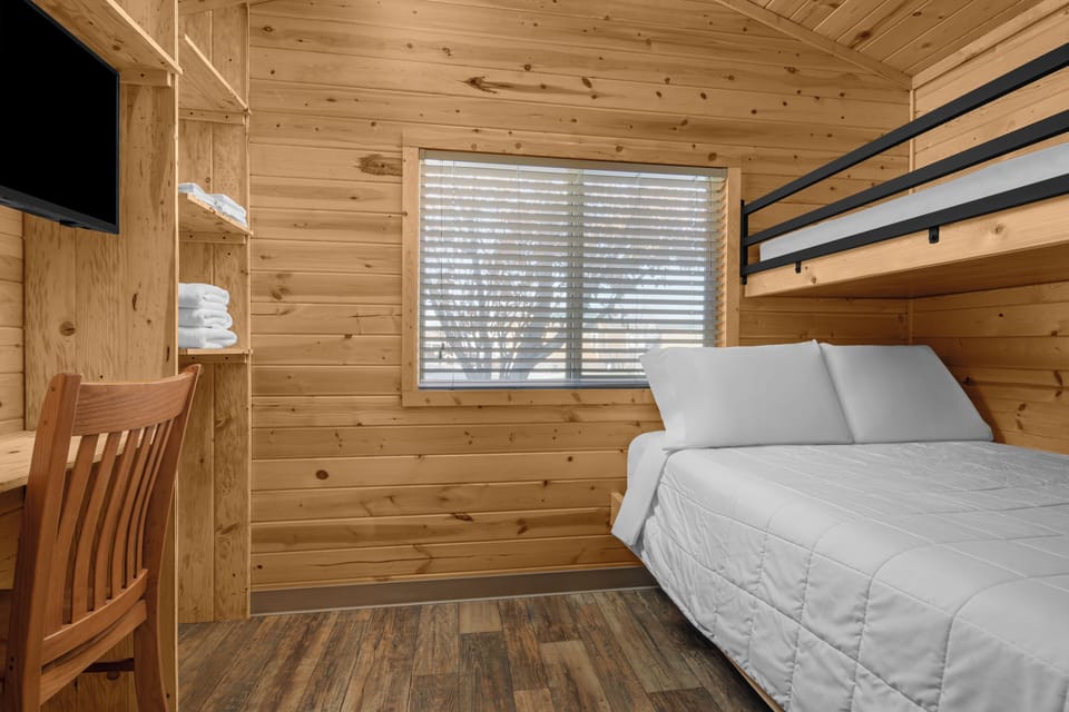Double or Twin Room, Multiple Beds | WiFi (free), bed sheets
