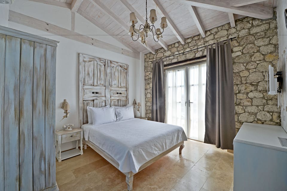 Deluxe Double Room | Premium bedding, down comforters, minibar, in-room safe
