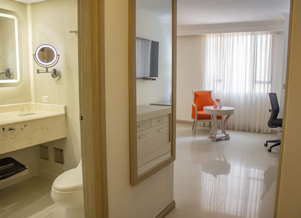 Superior Room, 1 Queen Bed | In-room safe, desk, blackout drapes, iron/ironing board