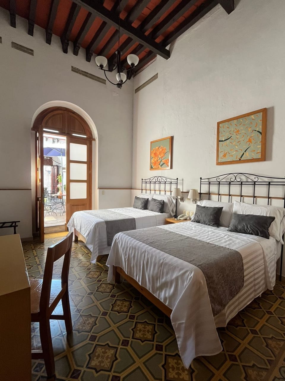 Double Room | In-room safe, desk, soundproofing, iron/ironing board