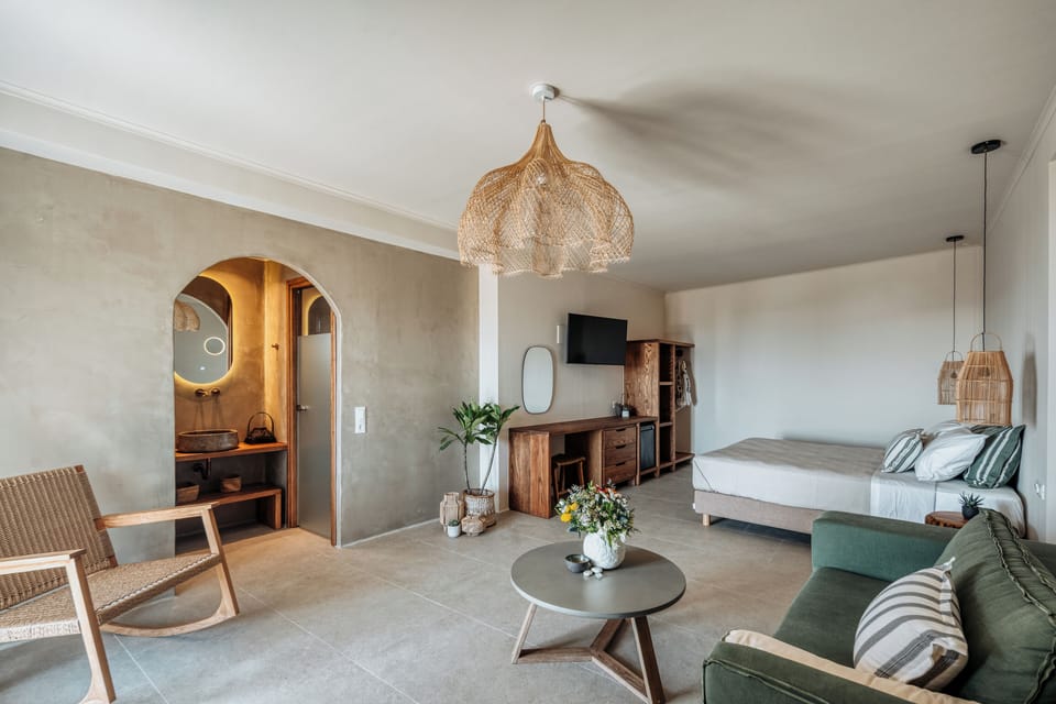 Deluxe Suite, 1 King Bed with Sofa bed, Non Smoking, Sea View | Premium bedding, Select Comfort beds, minibar, in-room safe