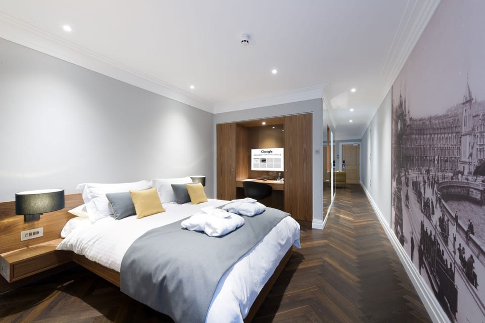 Memory foam beds, in-room safe, desk, blackout drapes