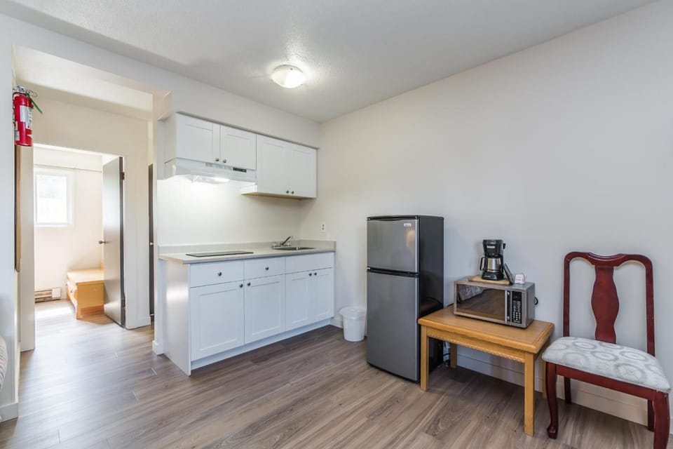 Fridge, microwave, coffee/tea maker