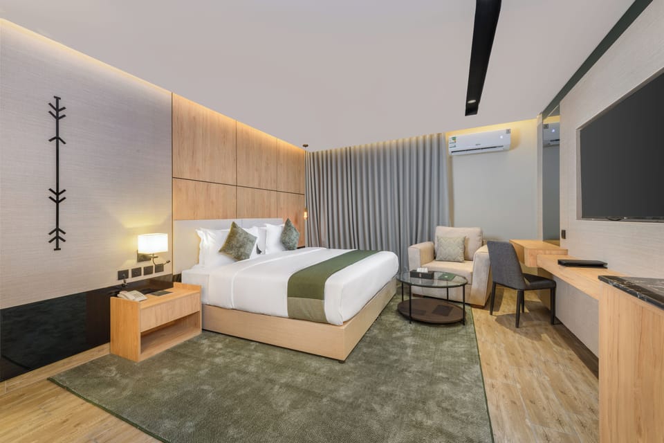 Basic Room | In-room safe, soundproofing, iron/ironing board, free WiFi