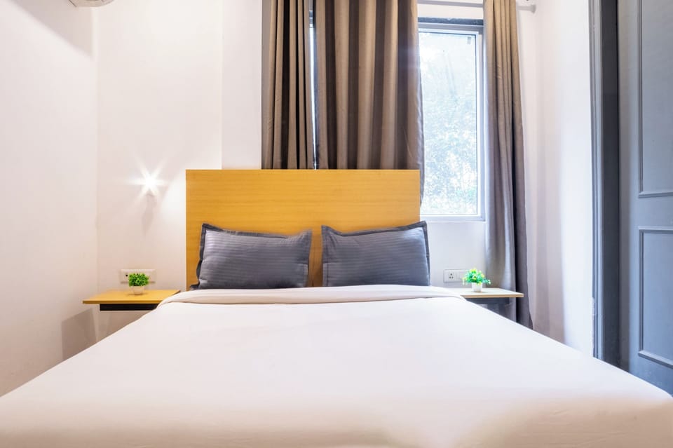 Studio, City View | Desk, laptop workspace, free WiFi