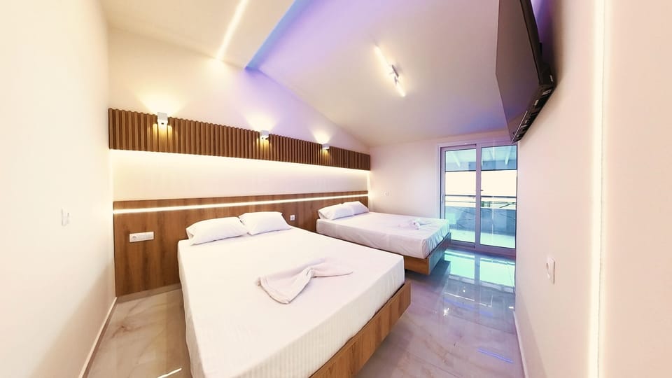 Family Room, Balcony | Soundproofing, free WiFi, bed sheets