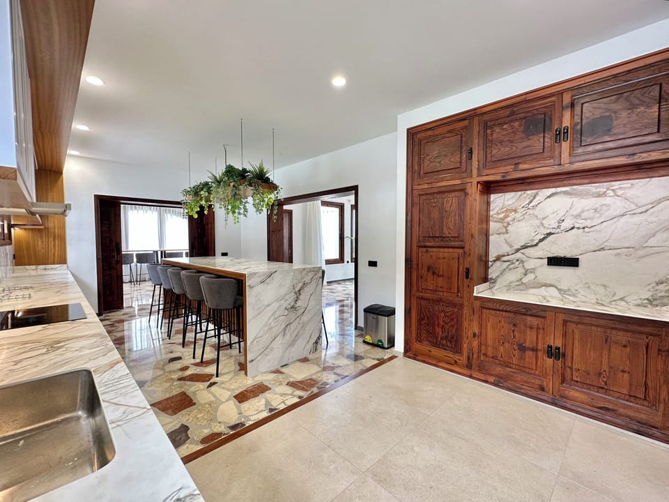 Deluxe Villa, 5 Bedrooms, Patio, Garden View | Private kitchen | Electric kettle, highchair