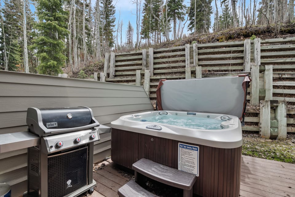 Deluxe Townhome | Terrace/patio