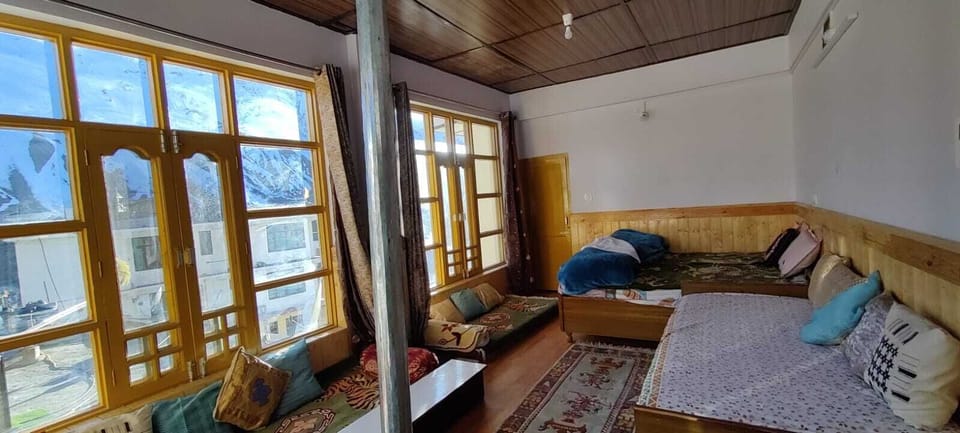 Family Triple Room, Mountain View | Bed sheets
