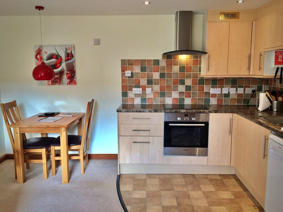 Cottage | Dining