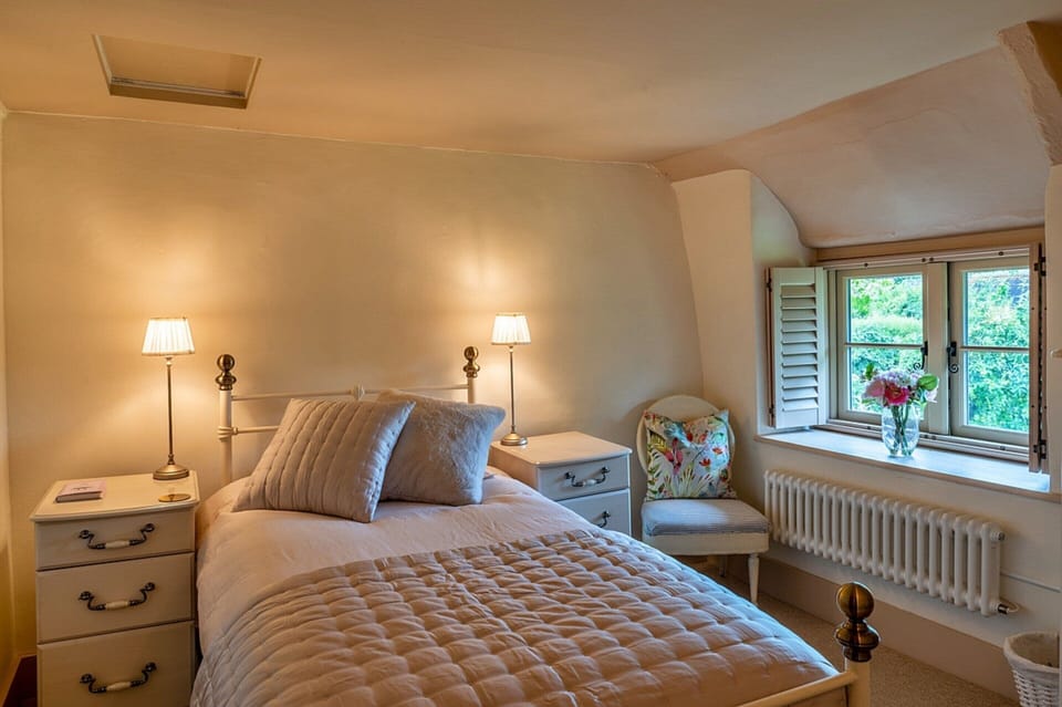 Cottage in Dorset Near Lulworth Cove Cottage in North Dorset District
