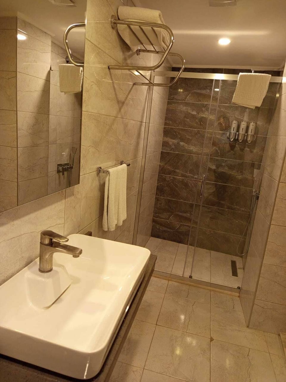 Basic Double Room, 1 King Bed, Garden Area | Bathroom | Shower, free toiletries, hair dryer, slippers
