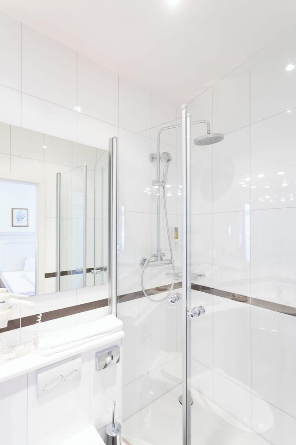 Business Double Room | Bathroom | Hair dryer, bathrobes, slippers, towels