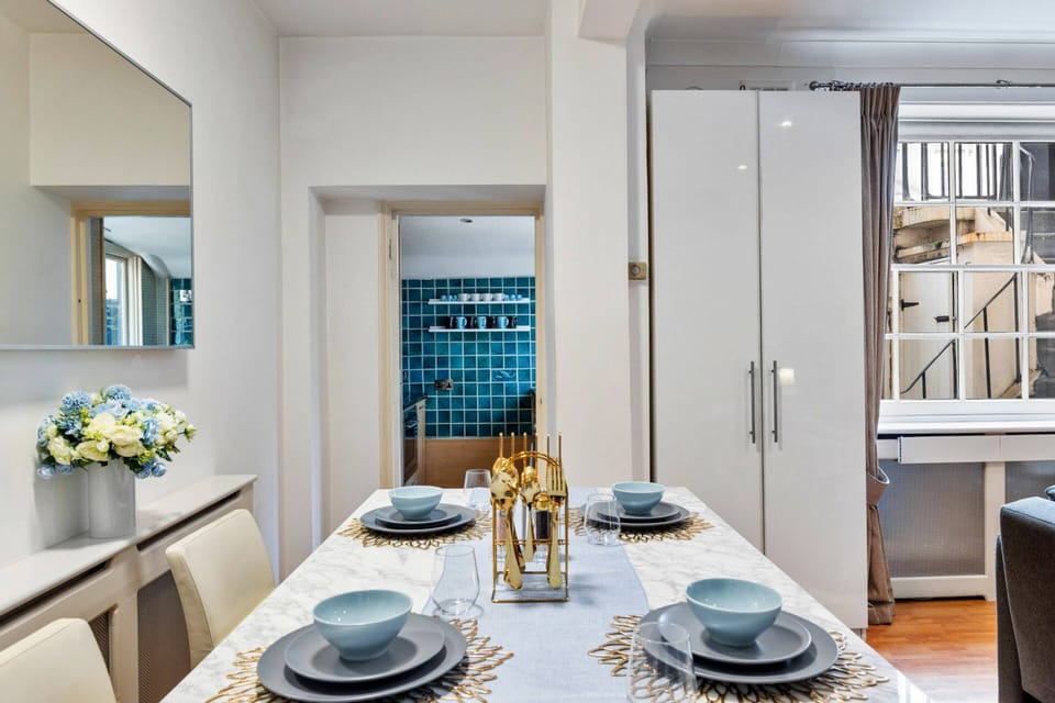 Apartment | Dining