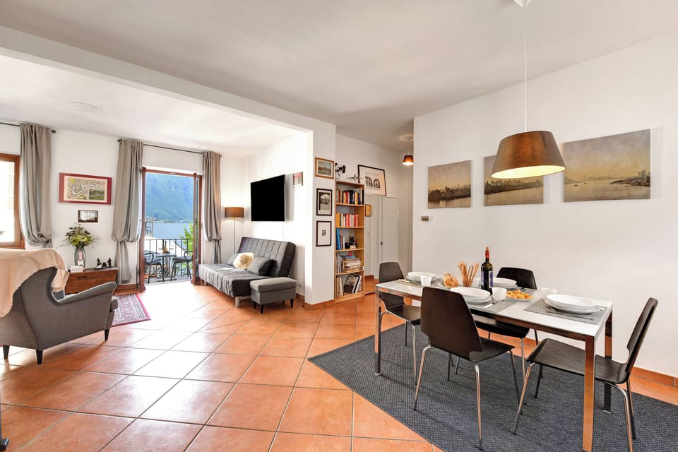 Standard Apartment, 2 Bedrooms, Balcony (Residenza Lungolago Melide for 5) | Dining