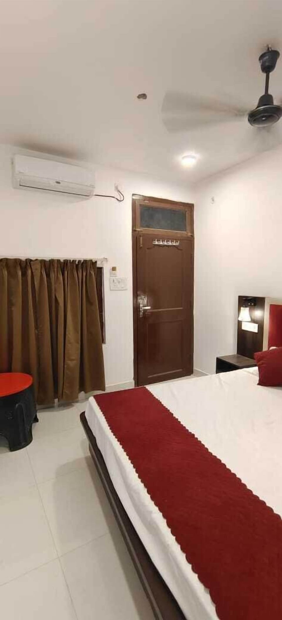 Deluxe Double Room, City View | Desk, laptop workspace, free WiFi