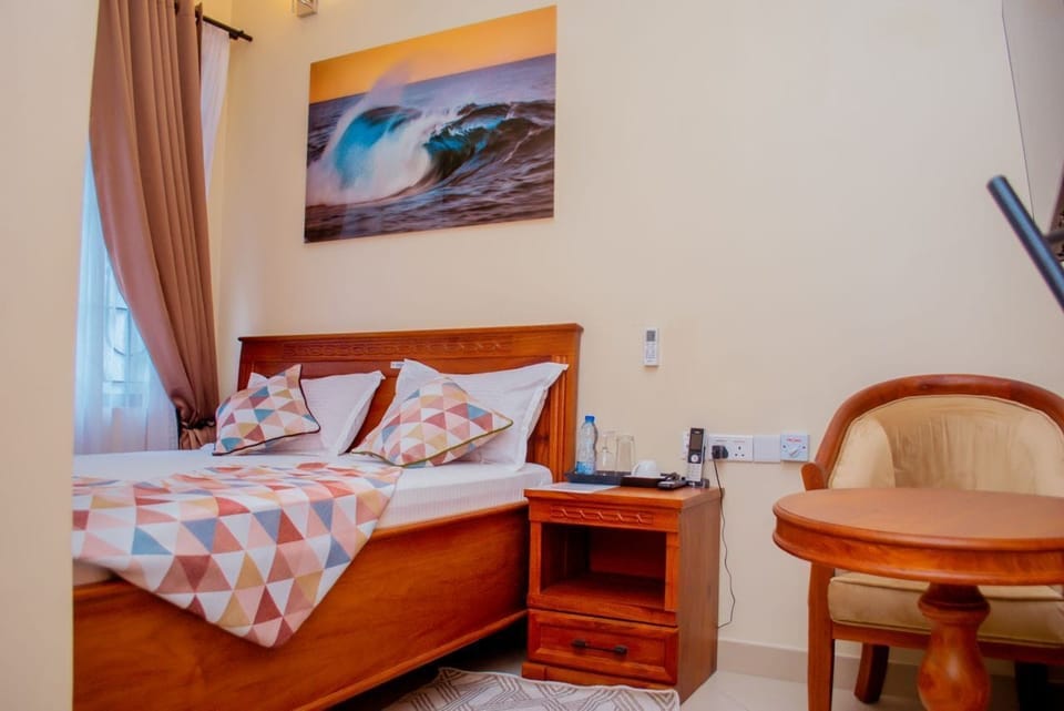 Basic Double Room | Iron/ironing board, free WiFi