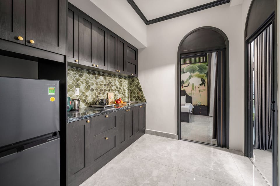 Apartment, 2 Bedrooms, Balcony, Pool View | Private kitchen
