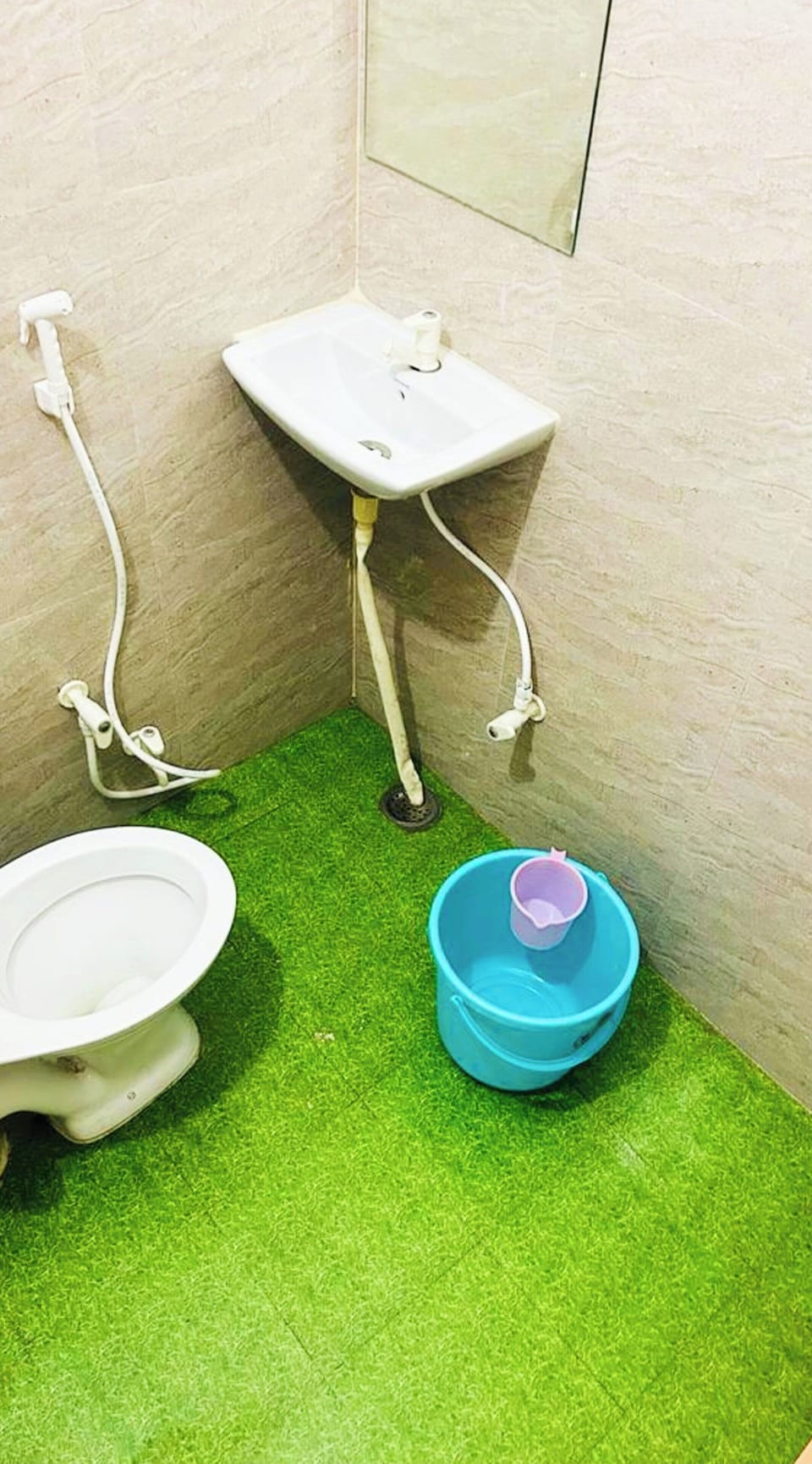 Shower, free toiletries, slippers, towels