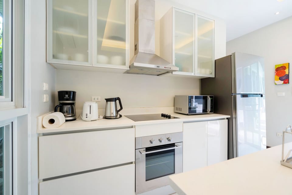 Family Villa, 3 Bedrooms, Pool View | Private kitchen | Electric kettle