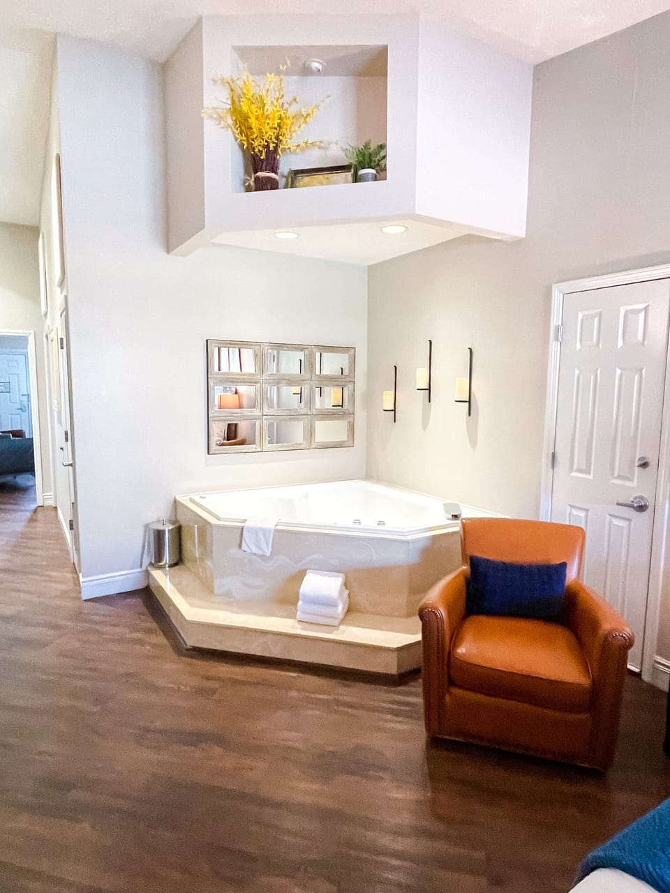 Club Suite, 1 King Bed, Hot Tub | Private spa tub