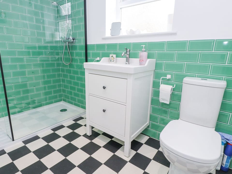 3 Glyn Y Mor Cottage in Wales