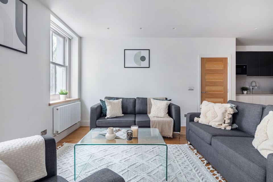 City Apartment, 1 Double Bed with Sofa bed, Non Smoking, Courtyard Area | Living area | 40-inch Smart TV with satellite channels