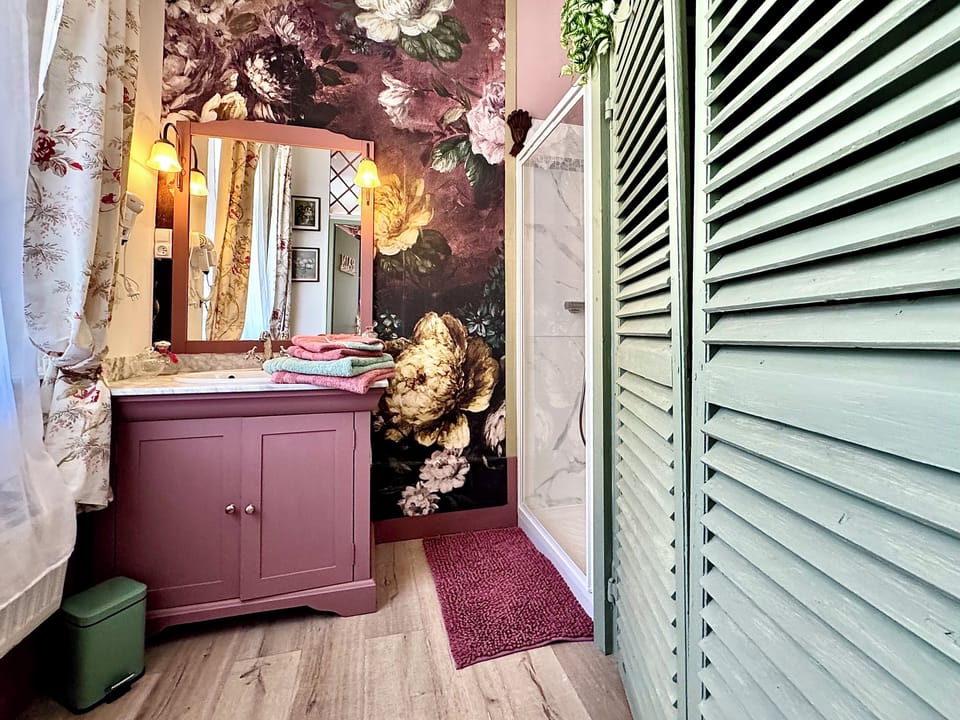 Deluxe Double Room | Bathroom