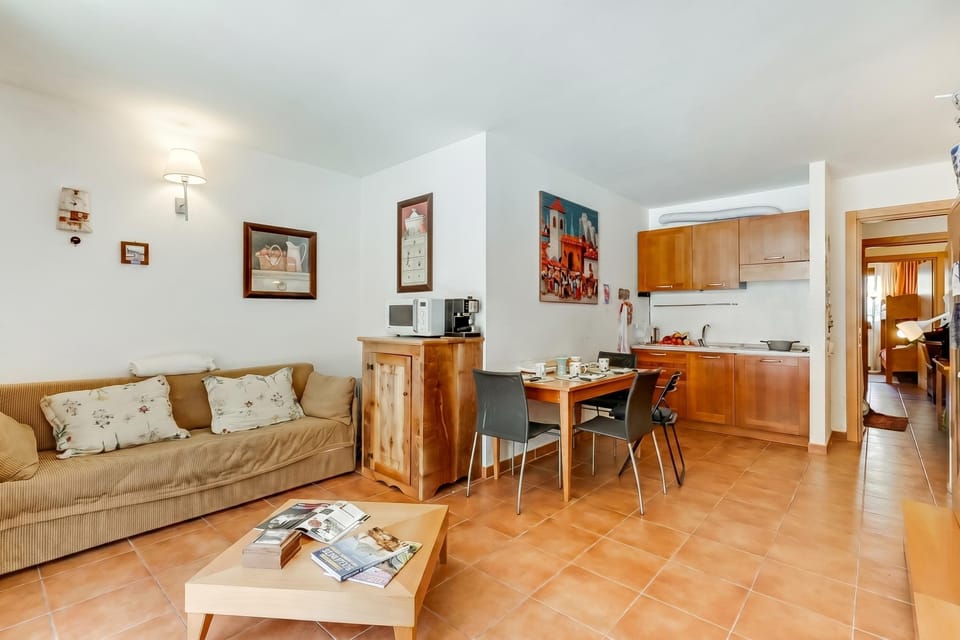 Family Apartment, 1 Bedroom, Microwave (Theo's House) | Living area
