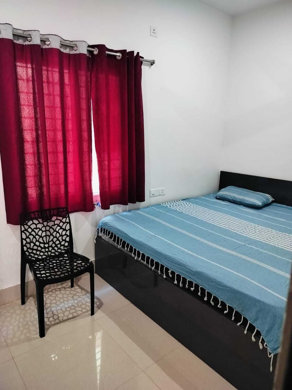Classic Double Room | Desk