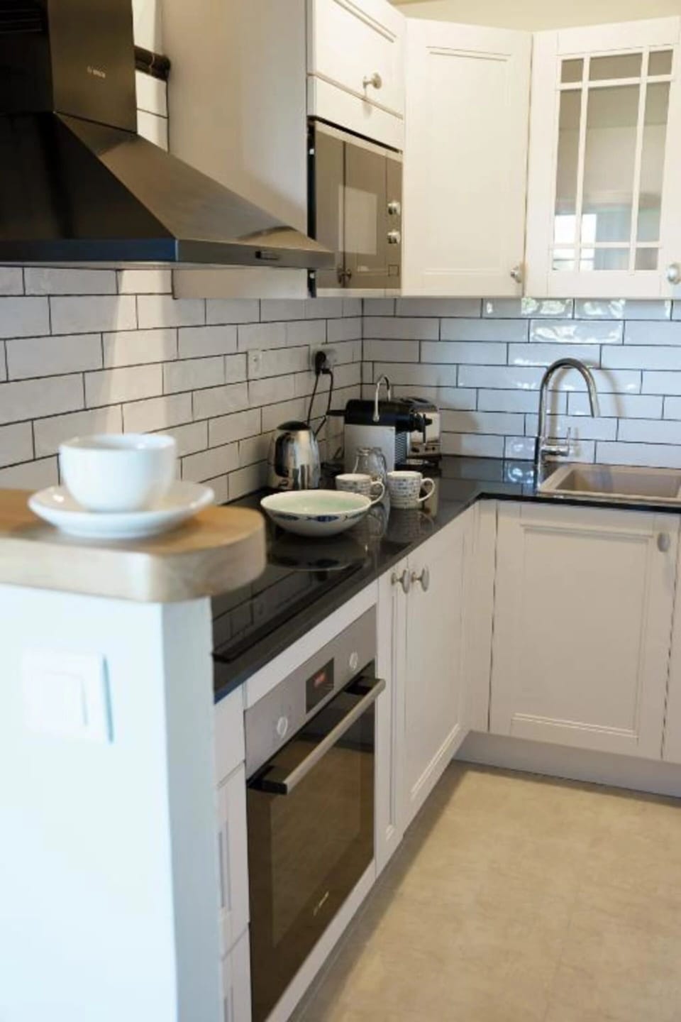 Apartment with Pool and Courtyard View | Private kitchen | Shared fridge, eco-friendly cleaning products