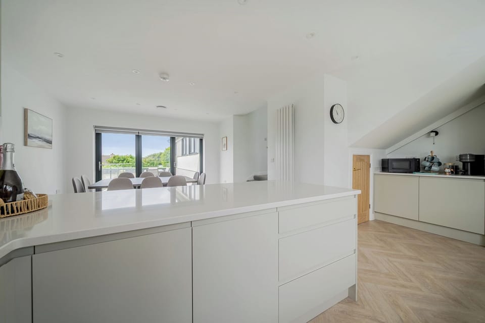Cottage | Dining