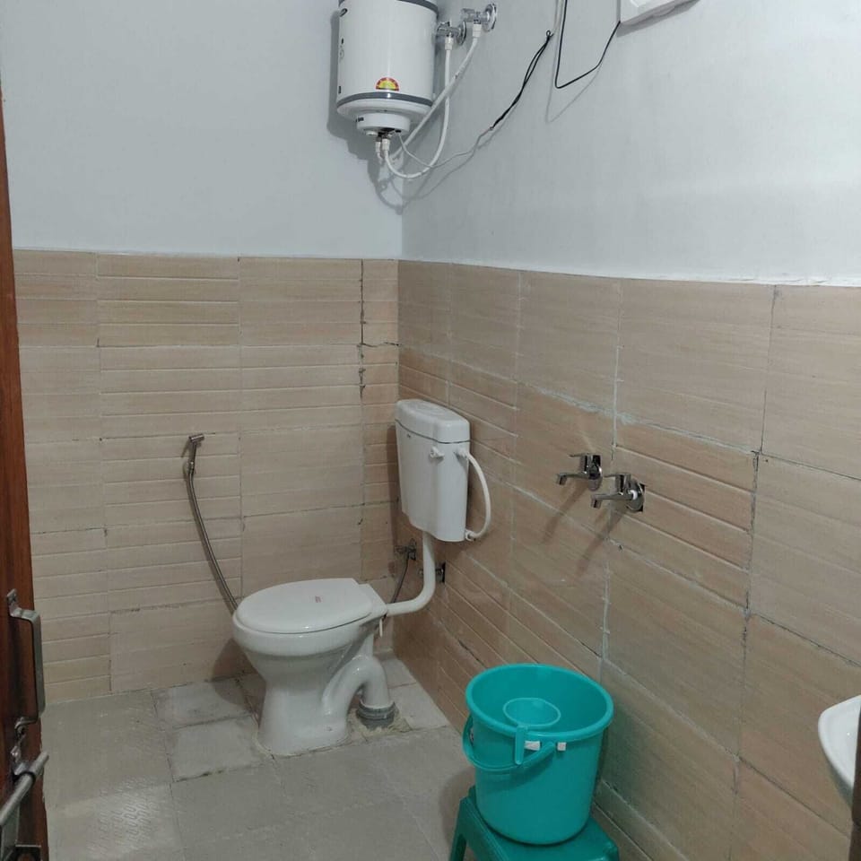 Cottage | Bathroom | Shower, towels
