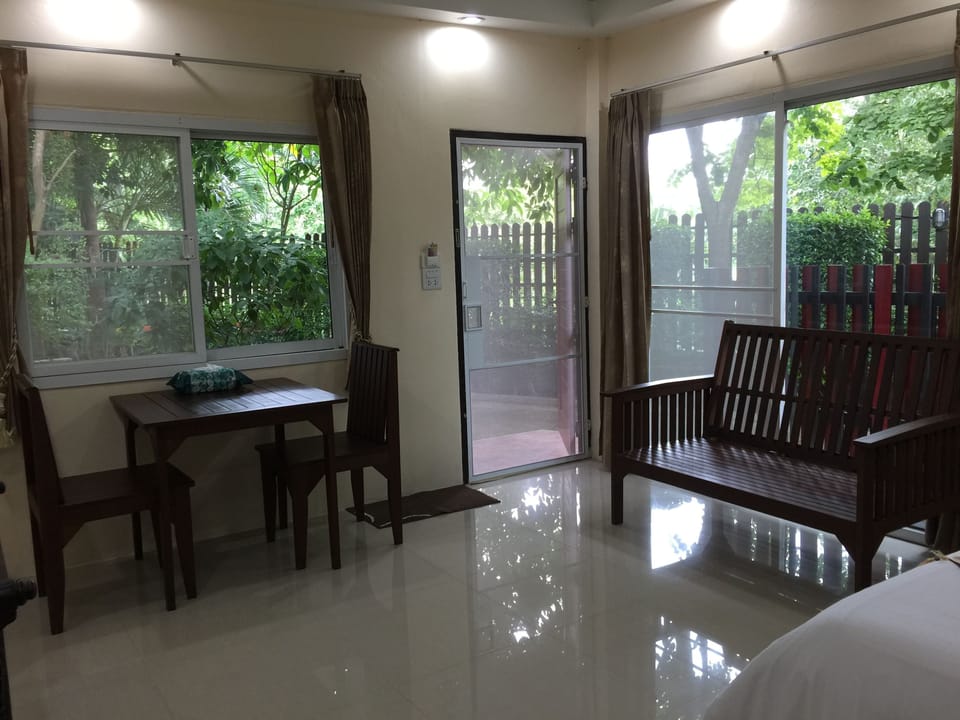 Superior Room, 1 Bedroom, Non Smoking | Premium bedding, minibar, desk, rollaway beds