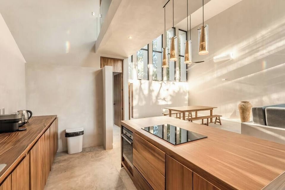 Electric kettle, toaster