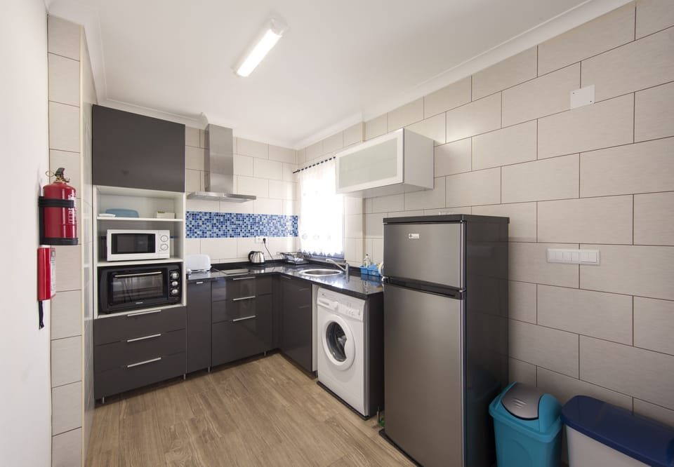 House (Água) | Private kitchen | Full-size fridge, microwave, oven, stovetop
