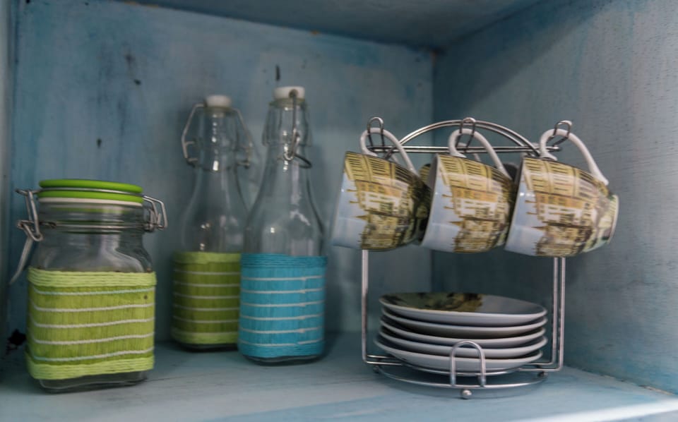 Basic Apartment | Private kitchen | Full-size fridge, microwave, oven, cookware/dishes/utensils
