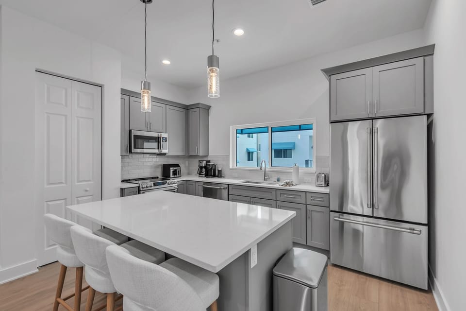 House, Multiple Beds (Azul Townhomes A3 - Sunrise) | Private kitchen | Oven, toaster