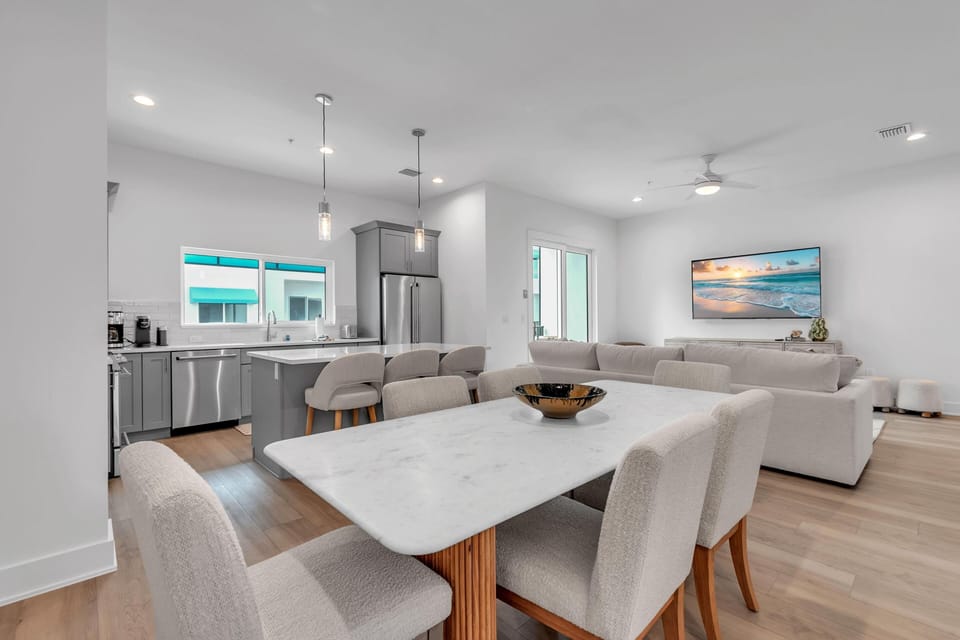 House, Multiple Beds (Azul Townhomes A3 - Sunrise) | Dining