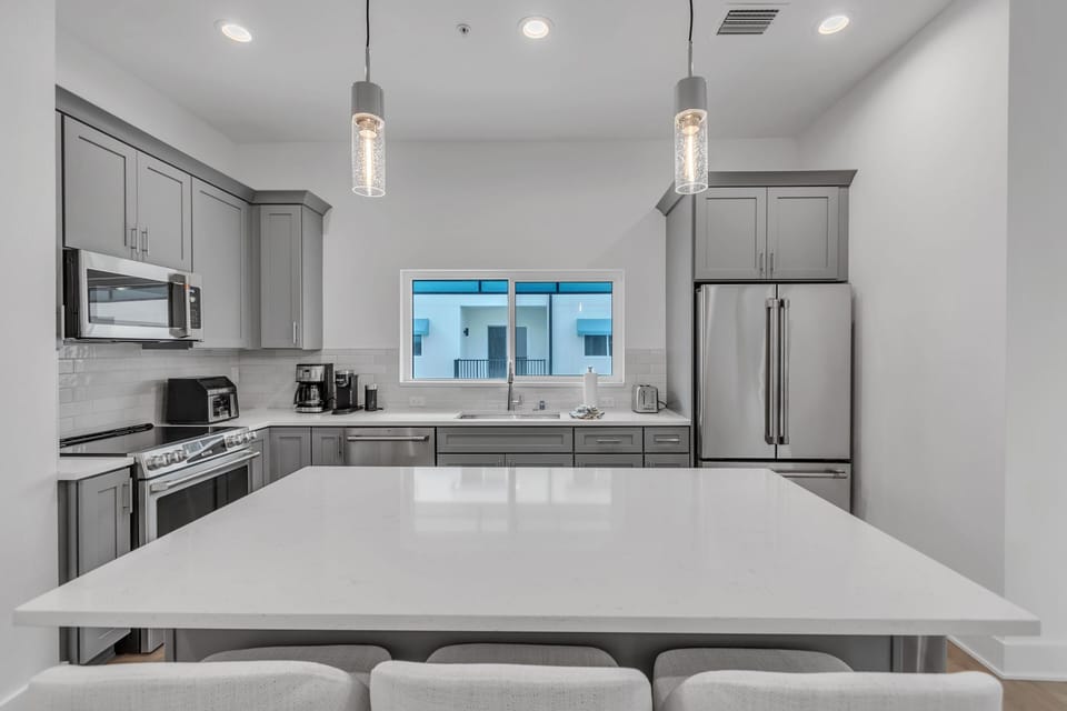 House, Multiple Beds (Azul Townhomes A3 - Sunrise) | Private kitchen | Oven, toaster