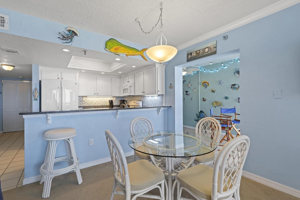 Condo, Multiple Beds (Sunrise 602) | Dining