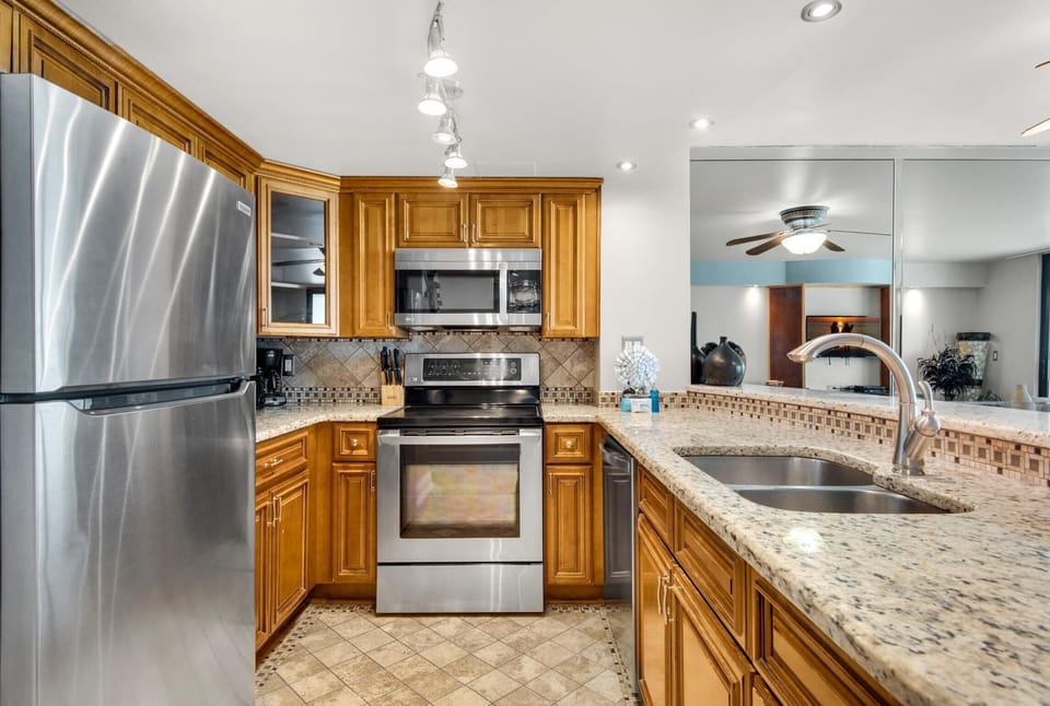 Condo, 1 King Bed with Sofa bed (SunDestin 711) | Private kitchen | Oven, toaster