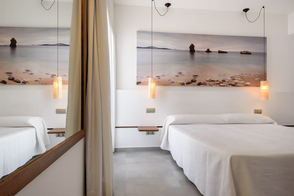 Premium Room | In-room safe, desk, cribs (free), WiFi (free)